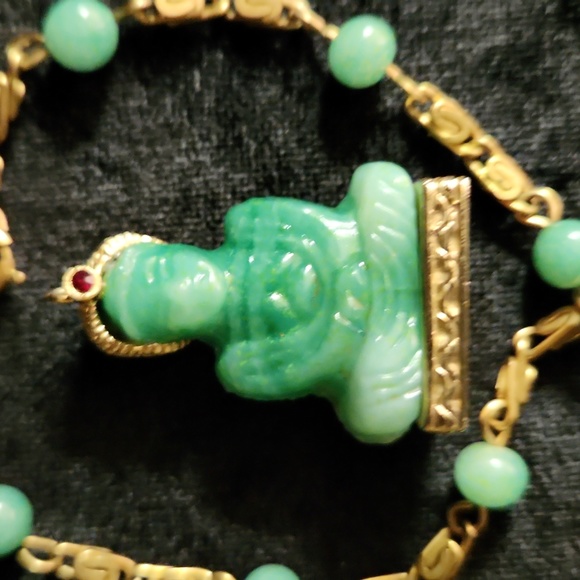 VINTAGE BUDDAH CHARM BRACELET, with extra charm for pendant. Green Peking Glass - Picture 3 of 3